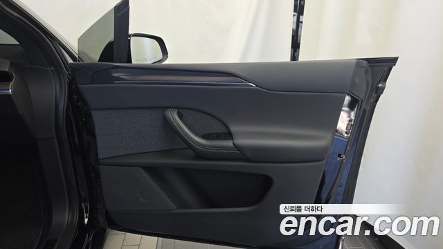 Tesla Model X 2023 — photo 15