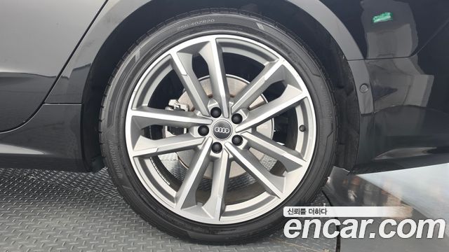 Audi A7 2021 — photo 7
