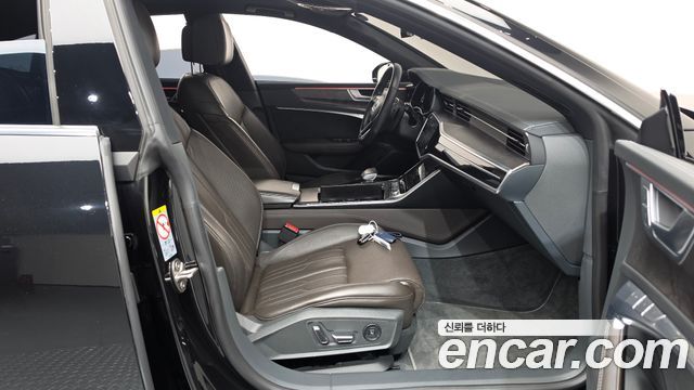 Audi A7 2021 — photo 16