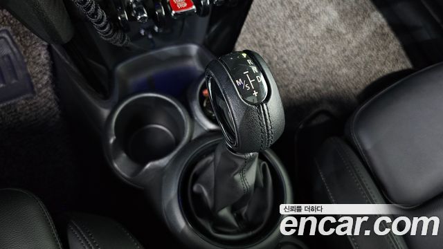 Mini Cooper 2019 — photo 9