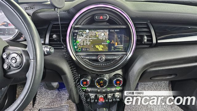Mini Cooper 2019 — photo 16