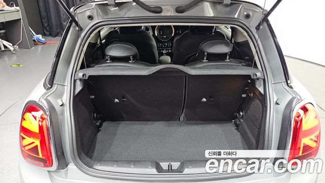Mini Cooper 2019 — photo 20