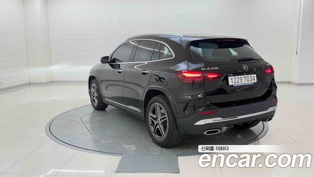 Mercedes-Benz GLA-Class 2026 — photo 3