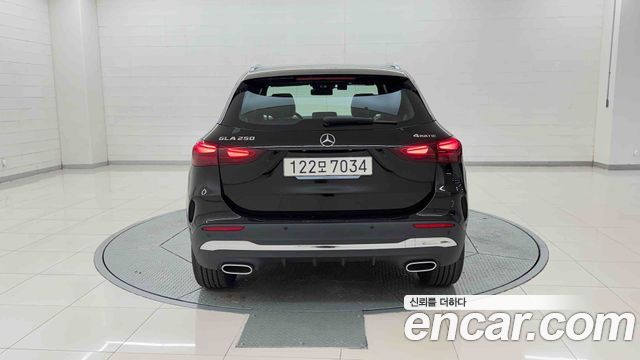 Mercedes-Benz GLA-Class 2026 — photo 4
