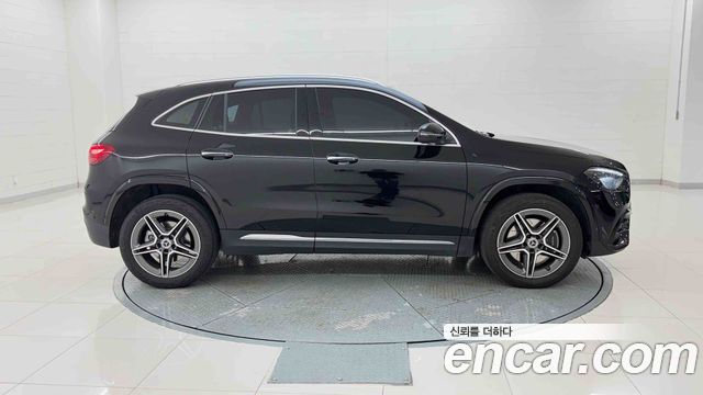 Mercedes-Benz GLA-Class 2026 — photo 6