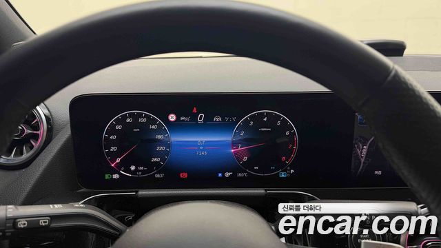Mercedes-Benz GLA-Class 2026 — photo 14