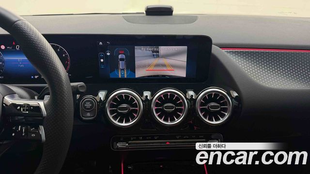 Mercedes-Benz GLA-Class 2026 — photo 15
