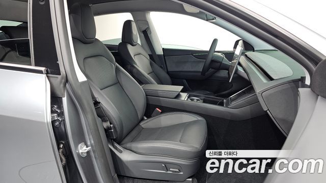 Tesla Model Y 2025 — photo 10