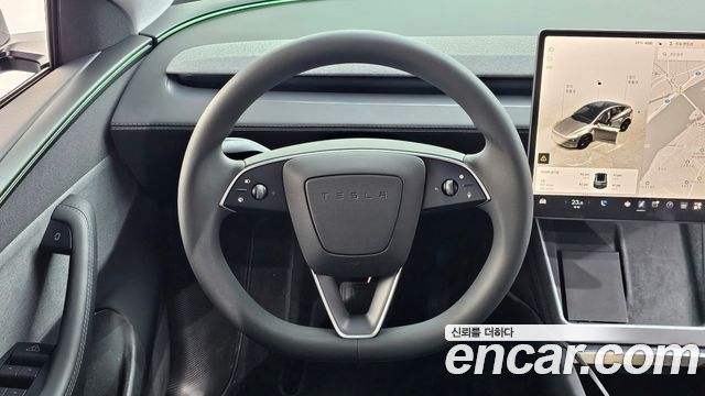Tesla Model Y 2025 — photo 13