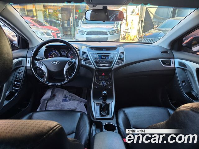Hyundai AVANTE 2014 — photo 10