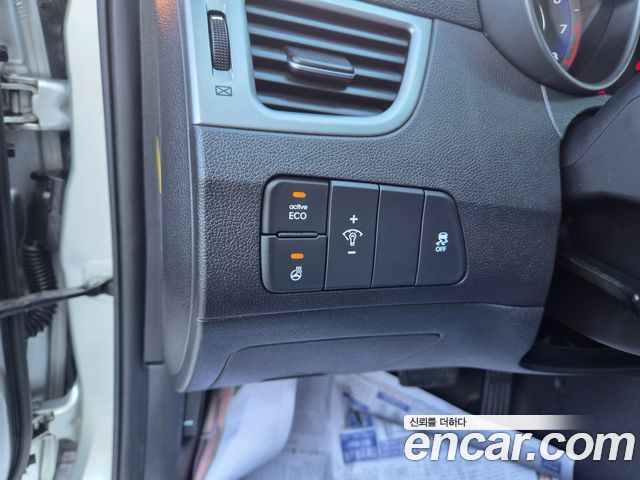 Hyundai AVANTE 2014 — photo 11
