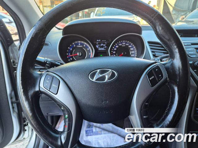 Hyundai AVANTE 2014 — photo 14
