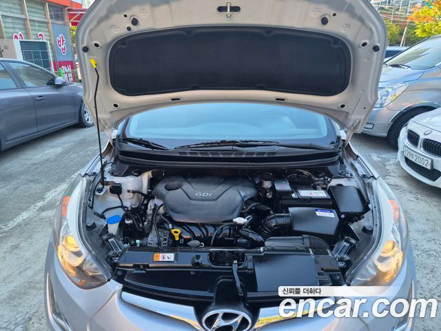 Hyundai AVANTE 2014 — photo 17