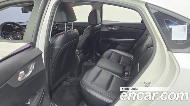 Kia K3 2019 — photo 11