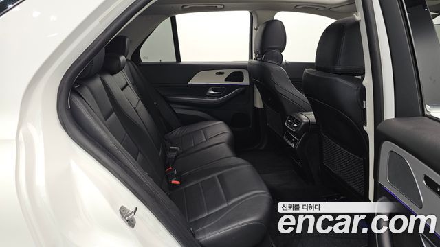 Mercedes-Benz GLE-Class 2020 — photo 18