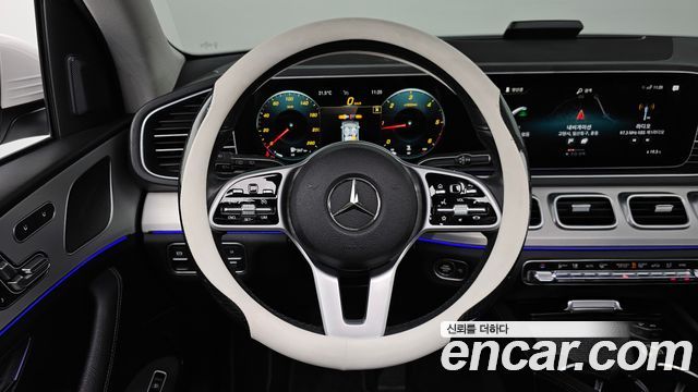 Mercedes-Benz GLE-Class 2020 — photo 19