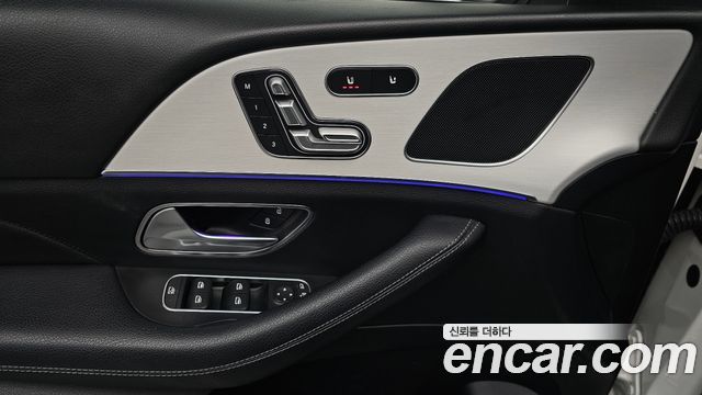 Mercedes-Benz GLE-Class 2020 — photo 25