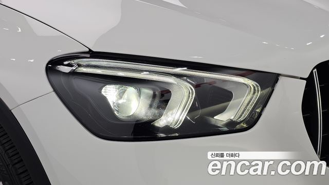 Mercedes-Benz GLE-Class 2020 — photo 8