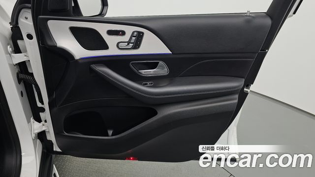 Mercedes-Benz GLE-Class 2020 — photo 15