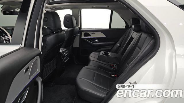 Mercedes-Benz GLE-Class 2020 — photo 16