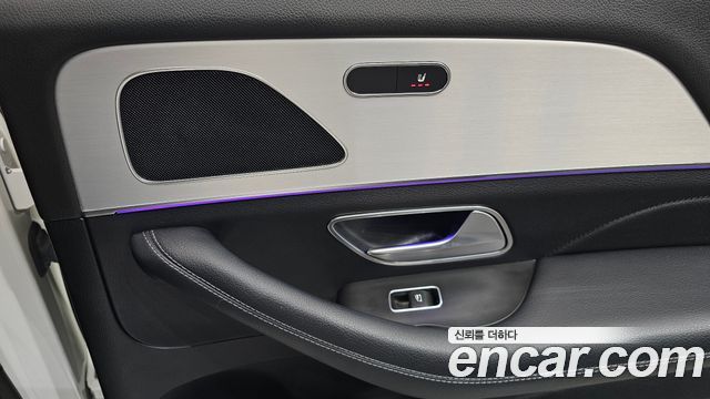 Mercedes-Benz GLE-Class 2020 — photo 30