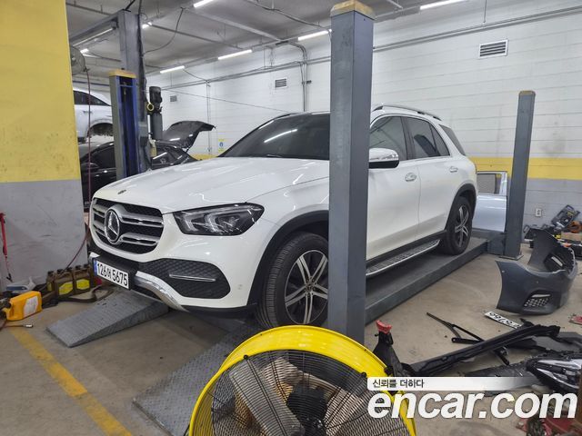 Mercedes-Benz GLE-Class 2020 — photo 35