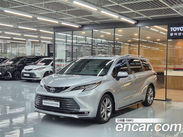 Toyota Sienna 2025 — photo 1