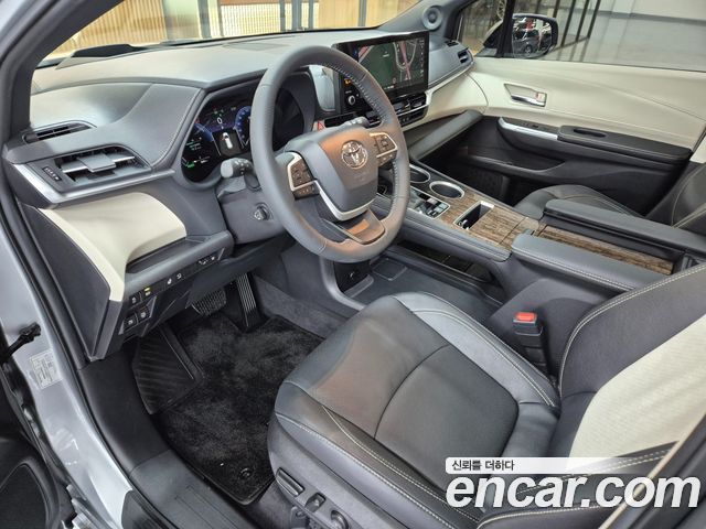 Toyota Sienna 2025 — photo 14