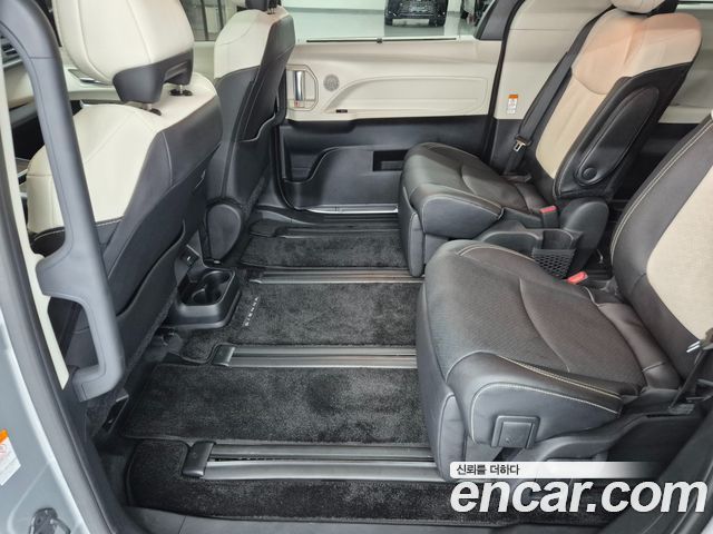 Toyota Sienna 2025 — photo 15