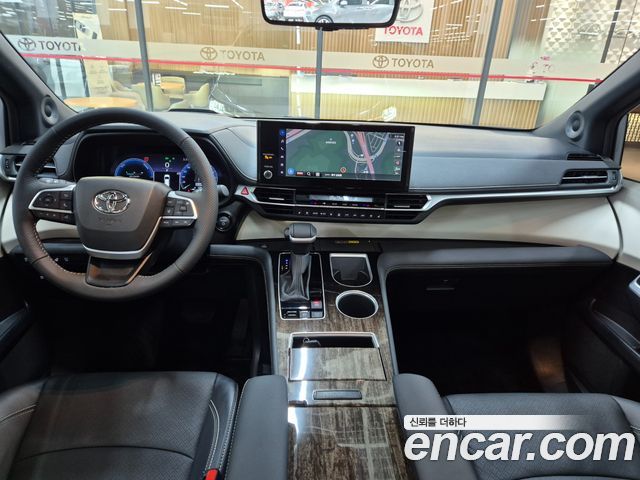 Toyota Sienna 2025 — photo 16