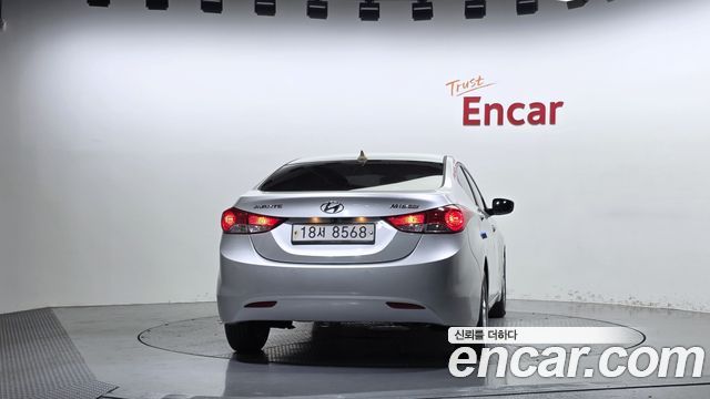 Hyundai AVANTE 2012 — photo 4