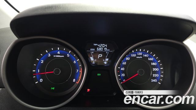 Hyundai AVANTE 2012 — photo 8