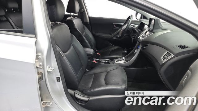 Hyundai AVANTE 2012 — photo 11