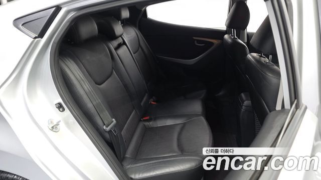 Hyundai AVANTE 2012 — photo 12