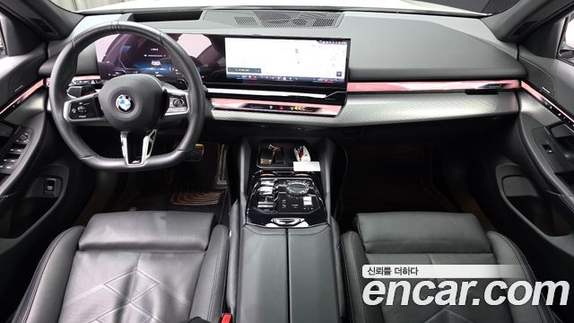 BMW 5-Series 2024 — photo 10