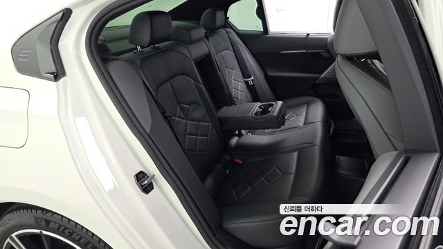 BMW 5-Series 2024 — photo 17