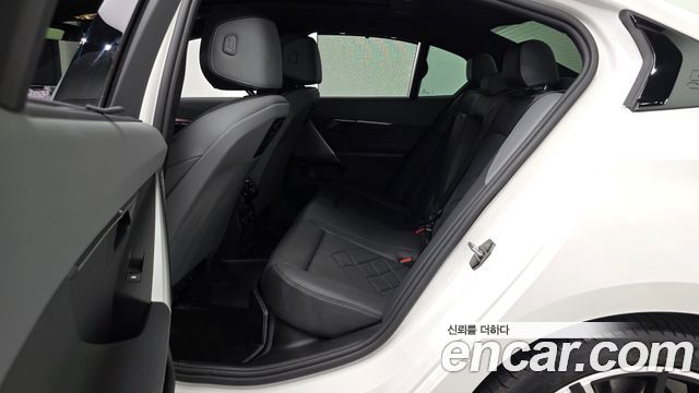 BMW 5-Series 2024 — photo 18
