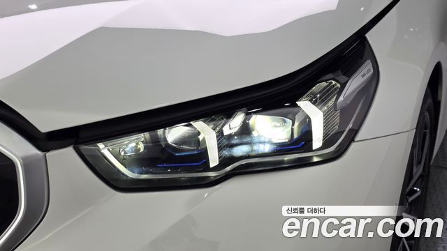 BMW 5-Series 2024 — photo 8