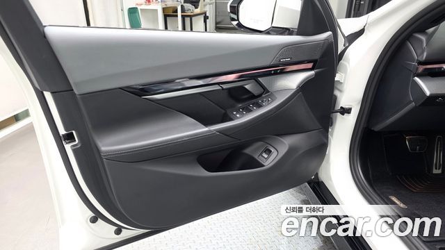 BMW 5-Series 2024 — photo 14