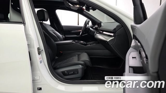 BMW 5-Series 2024 — photo 16