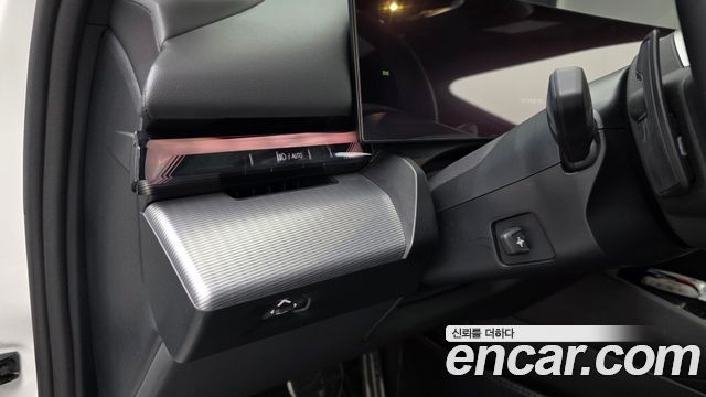 BMW 5-Series 2024 — photo 28