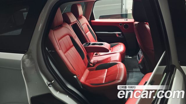 Land Rover Range Rover Sport 2018 — photo 17