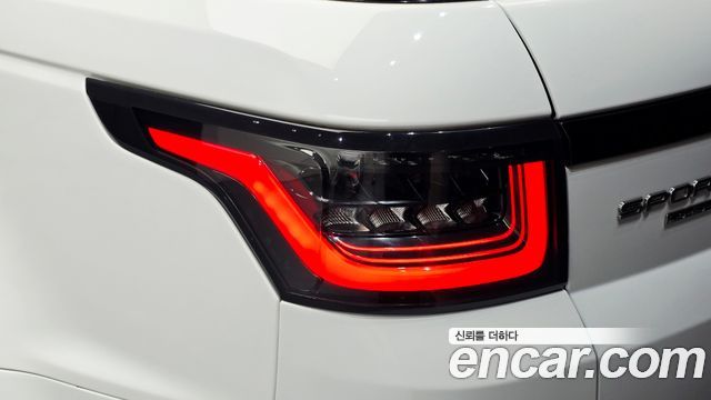 Land Rover Range Rover Sport 2018 — photo 9