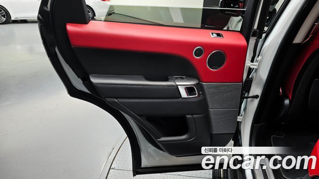 Land Rover Range Rover Sport 2018 — photo 15