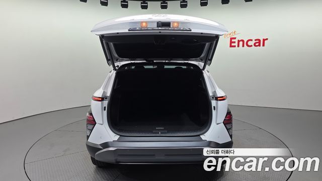 Hyundai Kona 2023 — photo 25