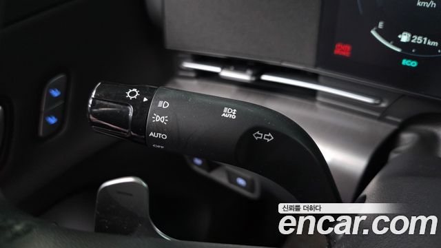 Hyundai Kona 2023 — photo 31
