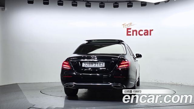 Mercedes-Benz E-Class 2019 — photo 4