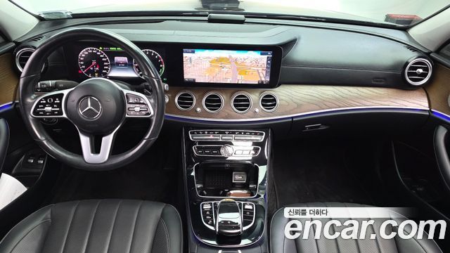 Mercedes-Benz E-Class 2019 — photo 10