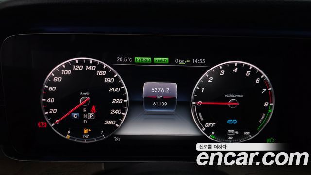 Mercedes-Benz E-Class 2019 — photo 11