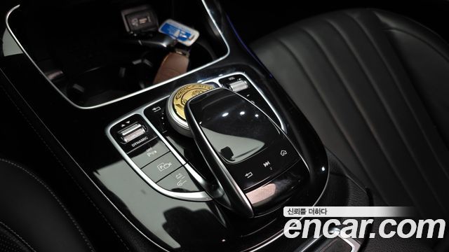 Mercedes-Benz E-Class 2019 — photo 36